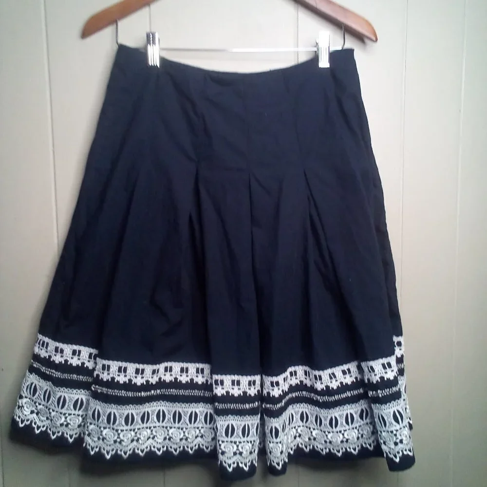 New York & Company Skirt 2 Black White Embroidery Cotton